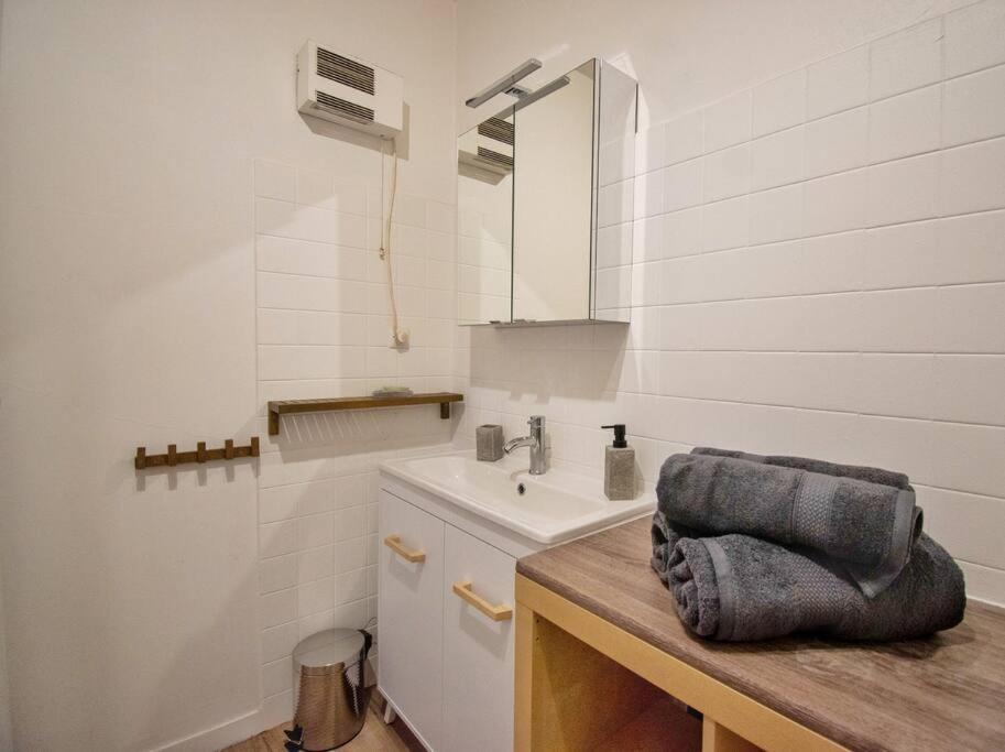 Joli T2 Lumineux Avec Balcon Et Wifi - Proche Cv Appartement Aix-en-Provence Buitenkant foto